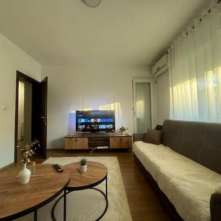 City Center Apartment Gjakova Exteriör bild