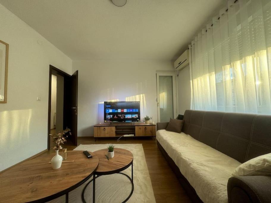 City Center Apartment Gjakova Exteriör bild